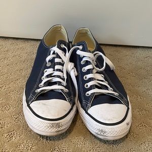 Converse Chuck Taylor’s (Navy, Size 9 M)